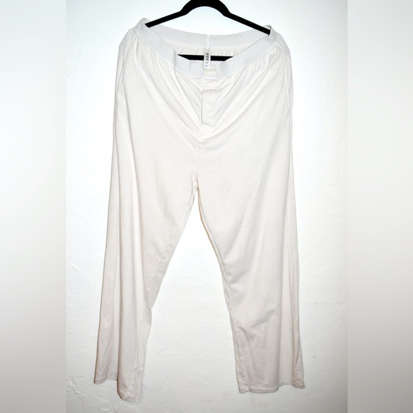 SKIMS Other - SKIMS boyfriend loose pant bone white size medium